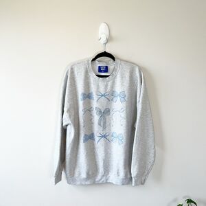 Super Mrkt. Bow Graphic Grey Crewneck Sweater Gray Coquette Woman’s Size M/L